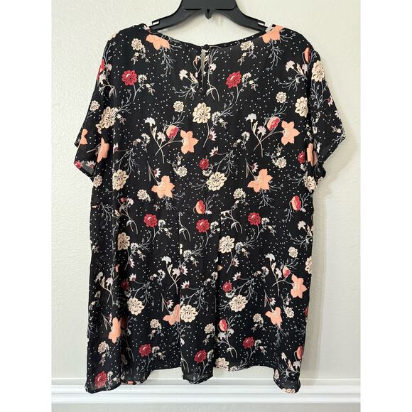 Torrid Black Floral Short Sleeve Blouse‎ Size 3X - Picture 4 of 7